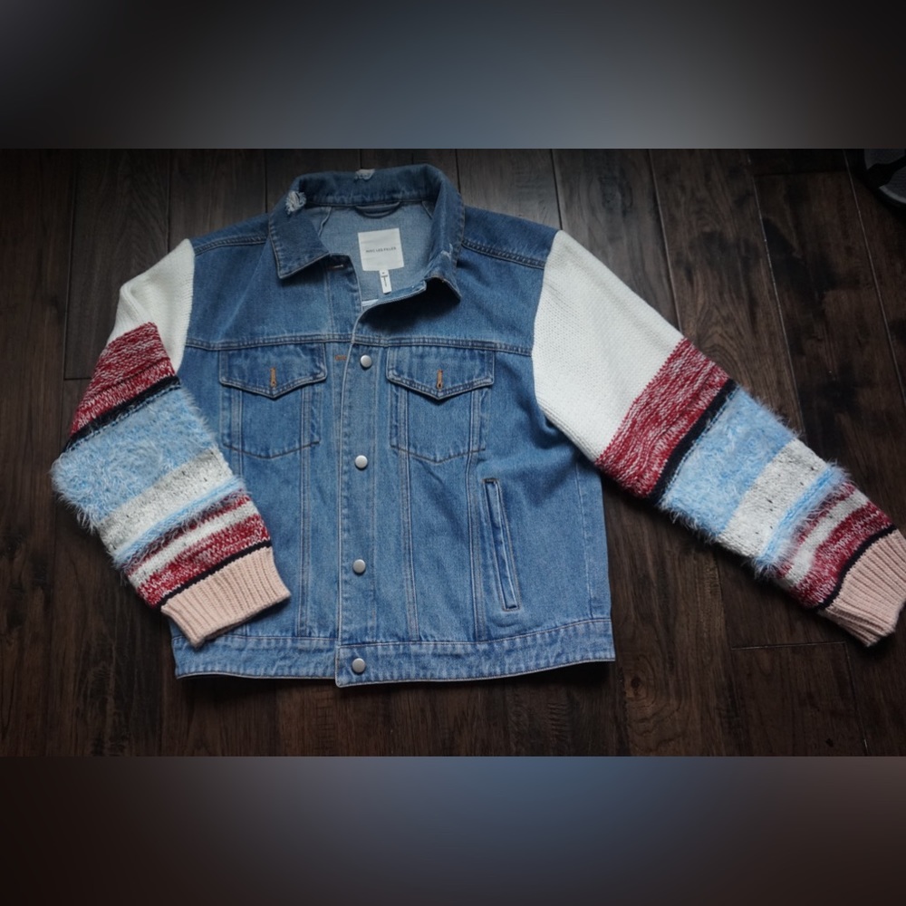 Denim jacket ( Jean jacket ) Avec Les Filles with knit sleeves.